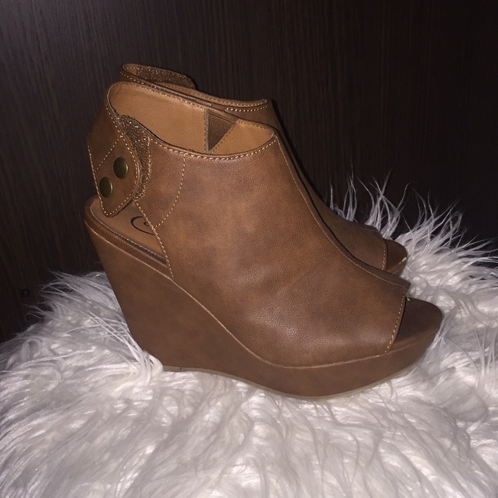Candie's Wedges